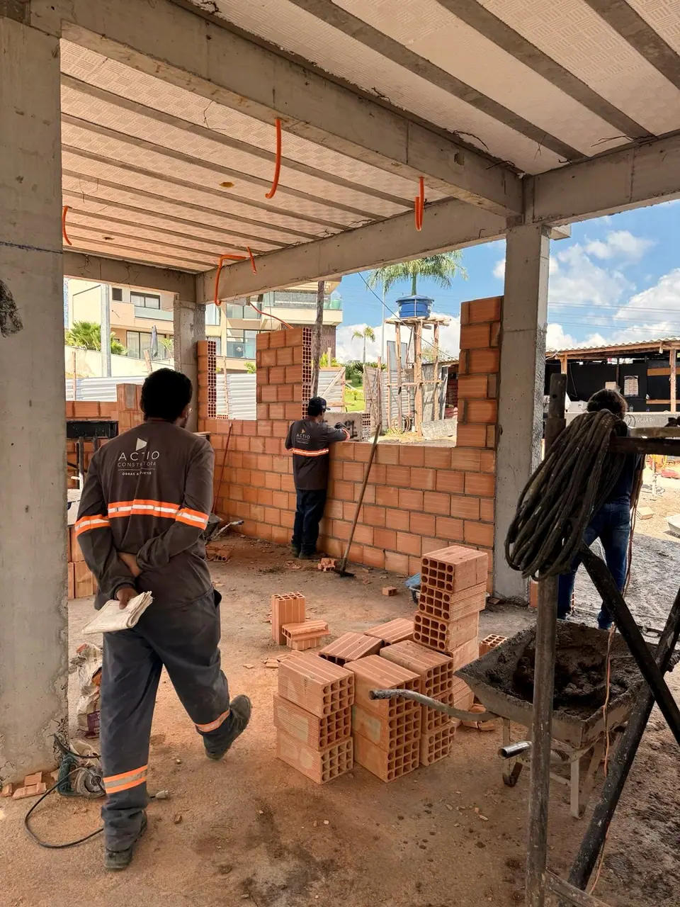 Alvenarias, vedações e instalações — Residência Alphaville, registro 23