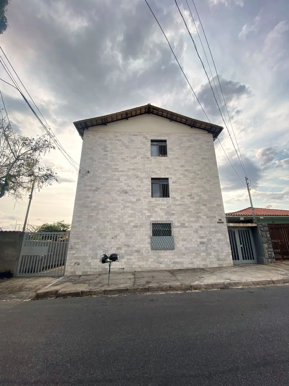 Fachada antes da revitalização, vista frontal