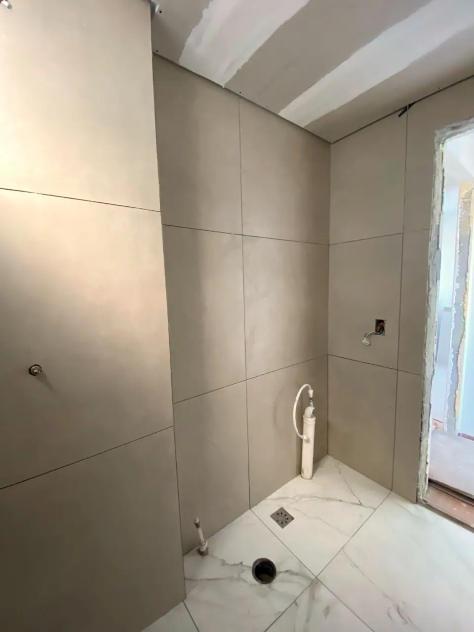 Preparação, bases e revestimentos — reforma do apartamento no Grand Resort Jaraguá, registro 4